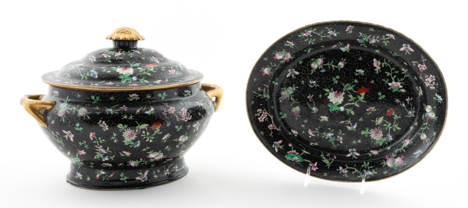2PC CHINESE FAMILLE NOIR TUREEN &