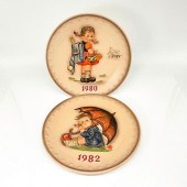 2PC GOEBEL HUMMEL ANNUAL PLATE