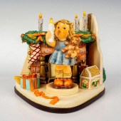 2PC GOEBEL HUMMEL FIGURINE + M