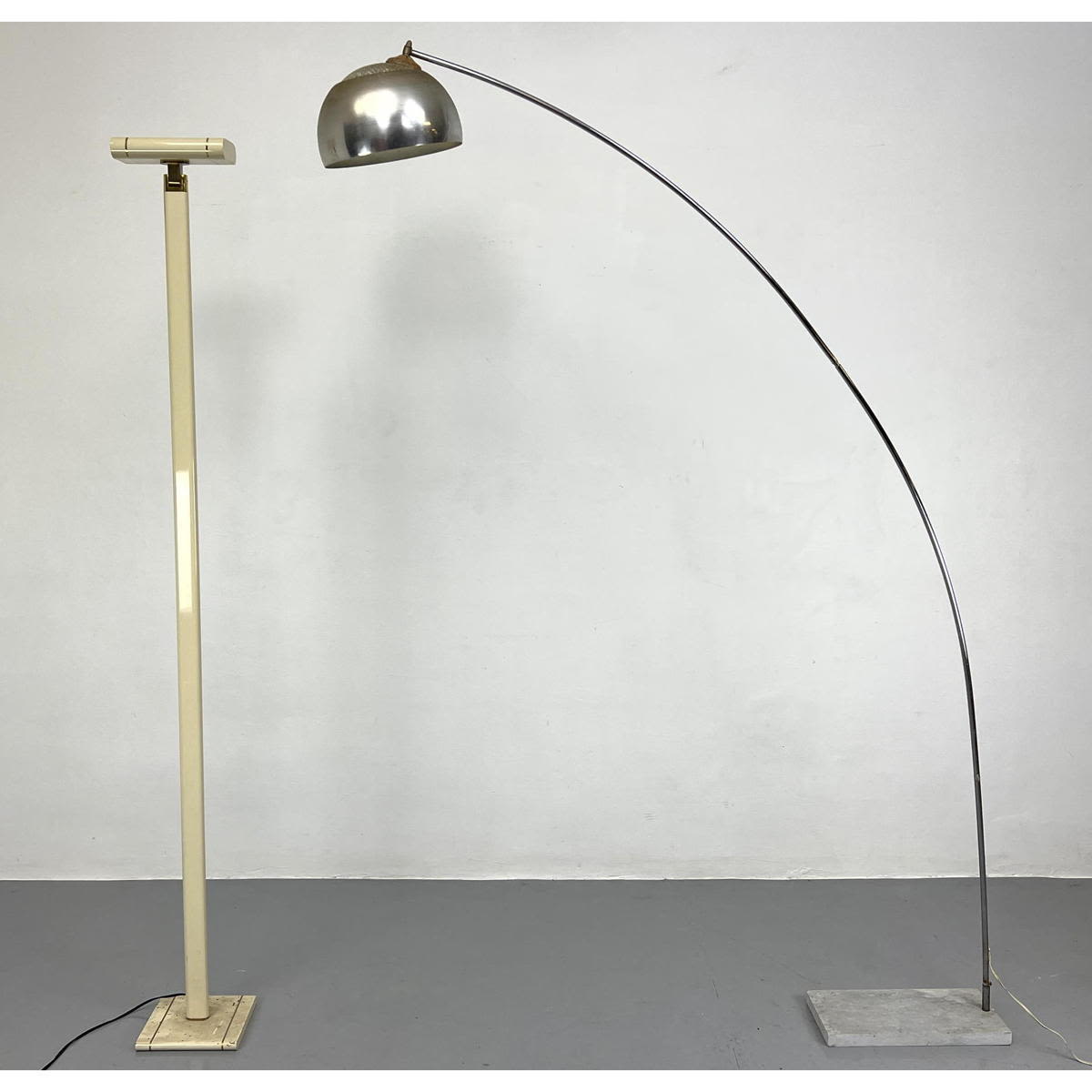 2pc Modernist Floor Lamps. 1)