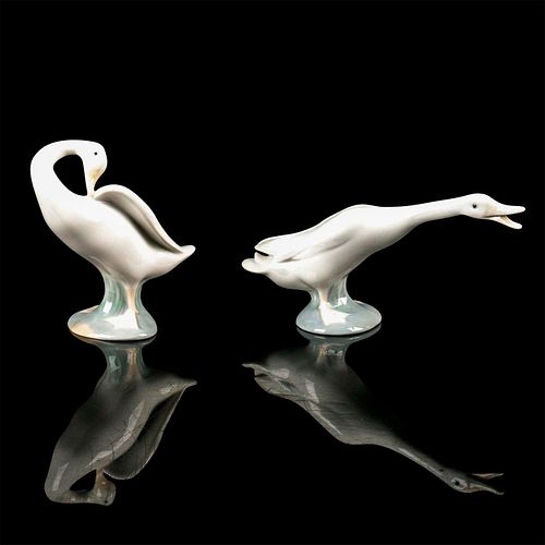 2PC RETIRED LLADRO PORCELAIN