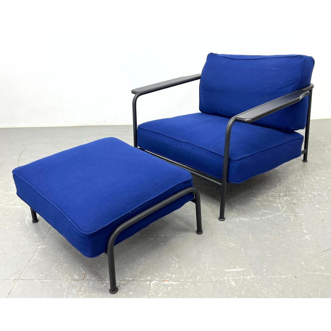 2pc Tube Frame Lounge Chair and