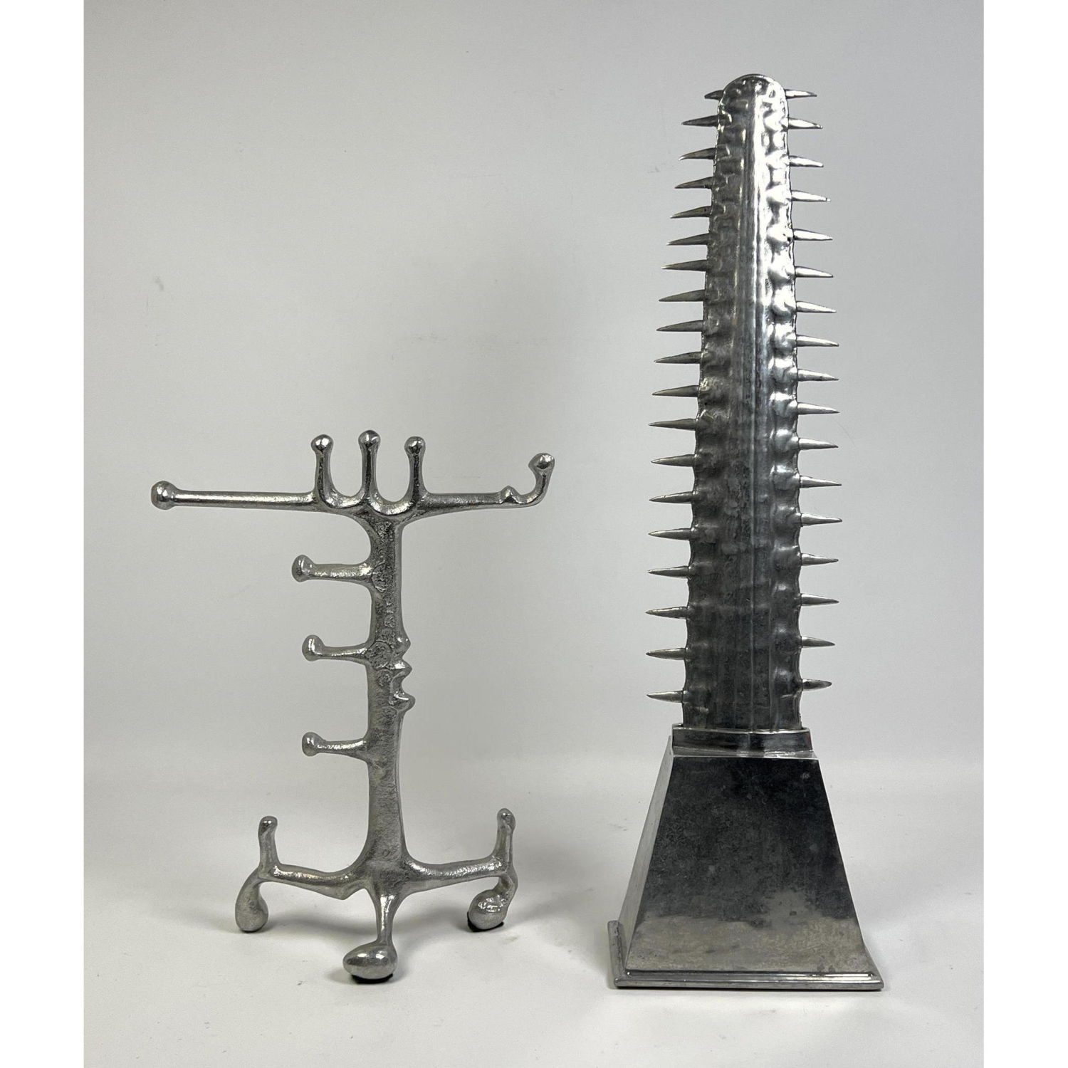 2pcs Aluminum Sculpture. Donald
