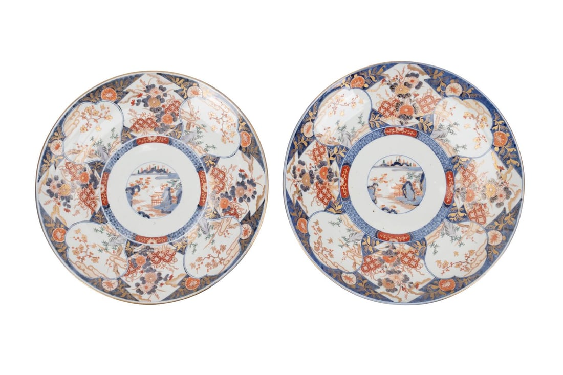 2PCS LARGE JAPANESE IMARI DECORATED