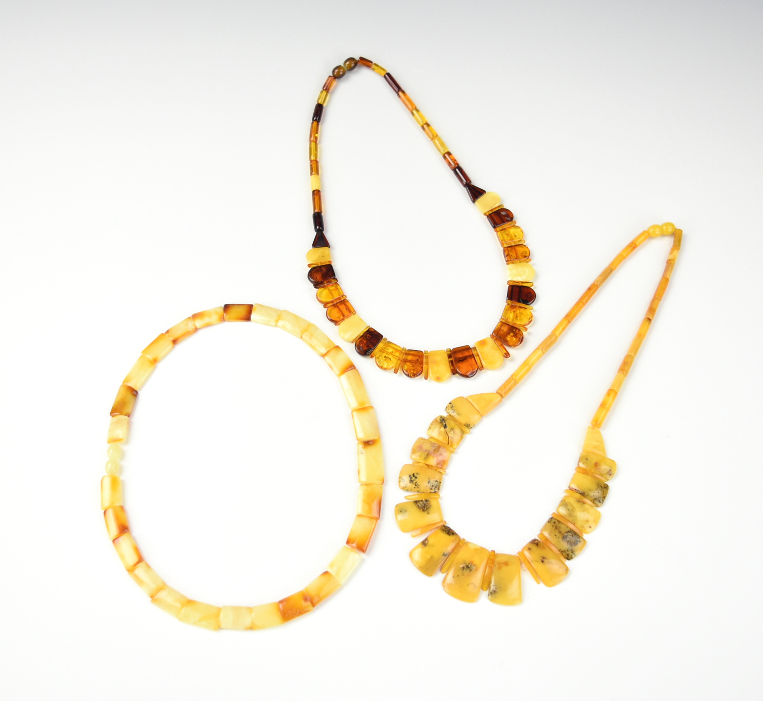 3 ANQITUE BEESWAX NECKLACE, 59G