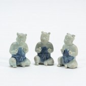 3 BLUE & WHITE DIMINUTIVE LAUG