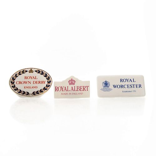 3 BONE CHINA TABLETOP DISPLAY