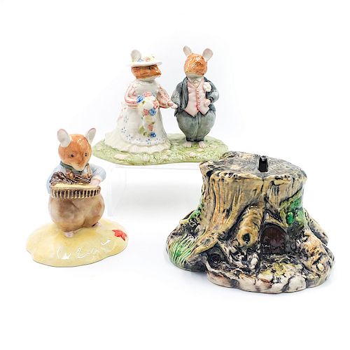 3 BRAMBLY HEDGE FIGURINES AND STUMP