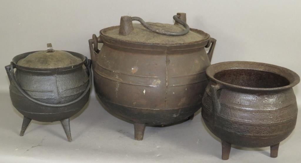 3 CAST IRON POTSca. 1780-1810;