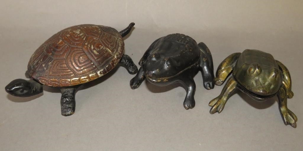 3 CAST METAL DESK FIGURAL