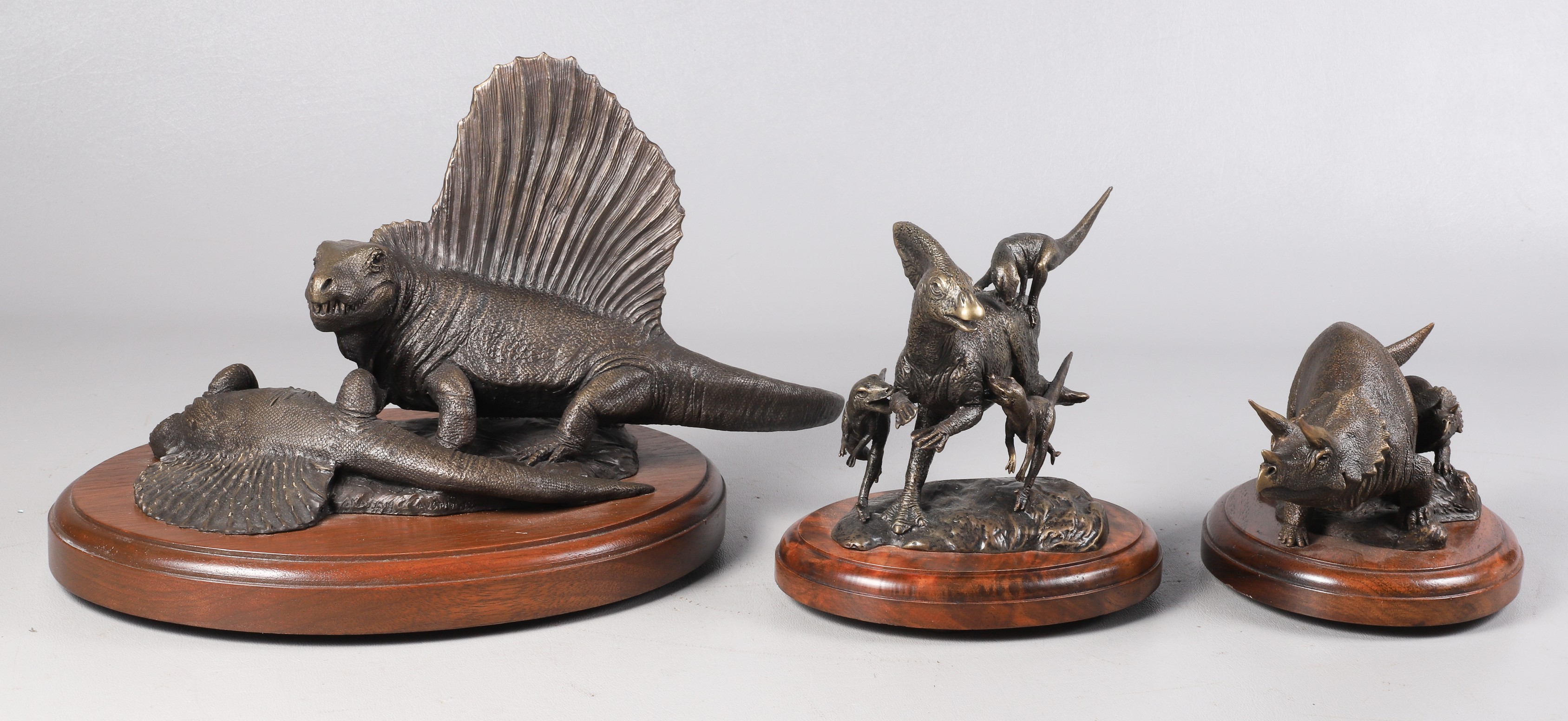 (3) D Tischler bronze dinosaur
