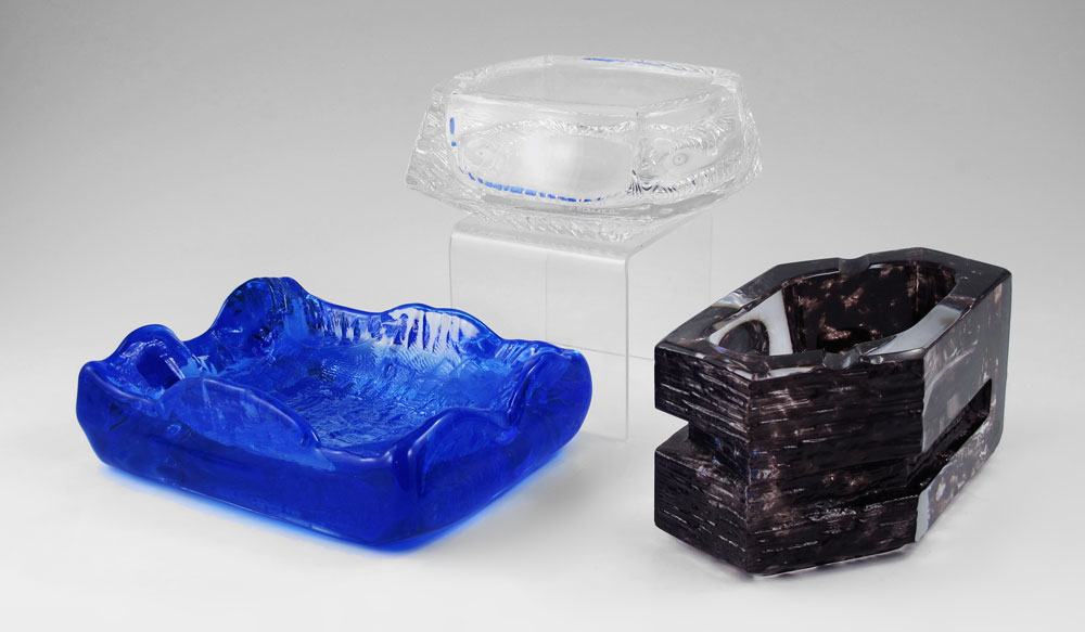3 DAUM CRYSTAL ASHTRAYS: 1)