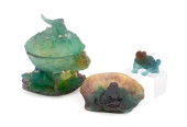 3 DAUM FROG MOTIF PATE-DE-VERR