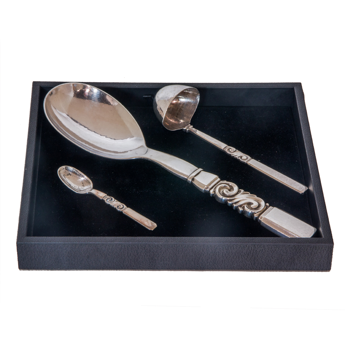 (3) GEORG JENSEN SAGA /SCROLL