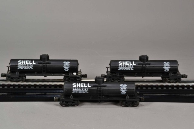 (3) IDENTICAL LIONEL SHELL TANK BOX