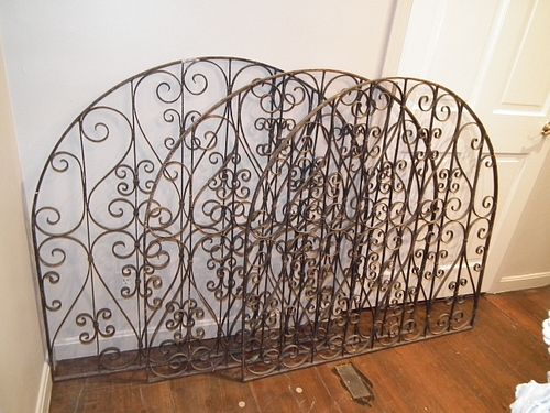 3 IRON GRILLESSet of 3 antique
