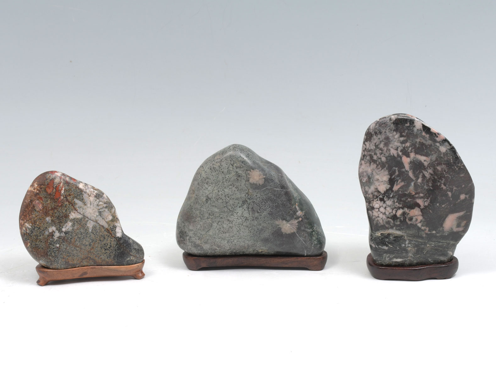 3 JAPANESE VIEWING STONES: 3 unique