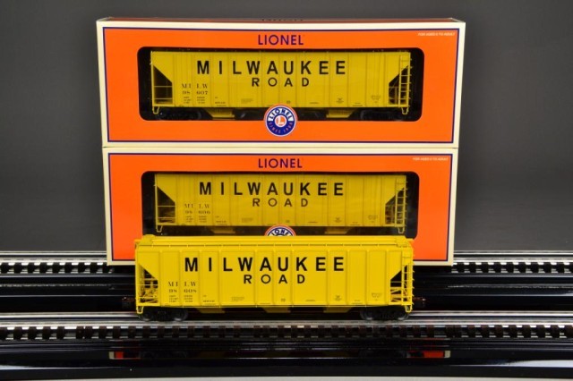 (3) LIONEL MILWAUKEE ROAD