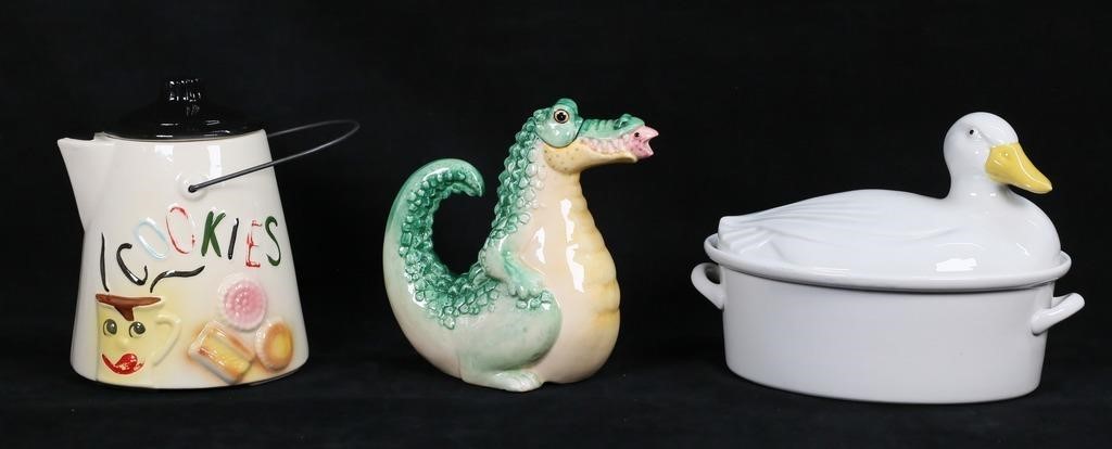 3 PIECES DECORATIVE POTTERY FITZ