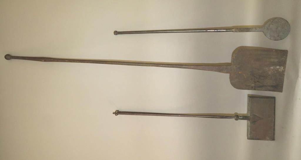 3 PIECES OF HEARTHSIDE