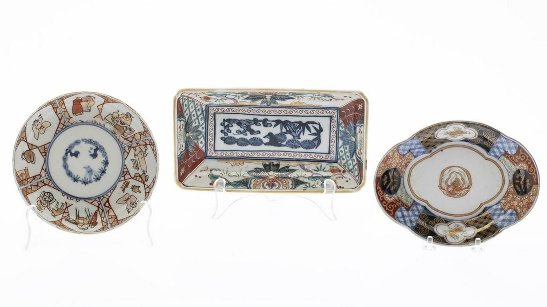 3 PIECES OF JAPANESE IMARI