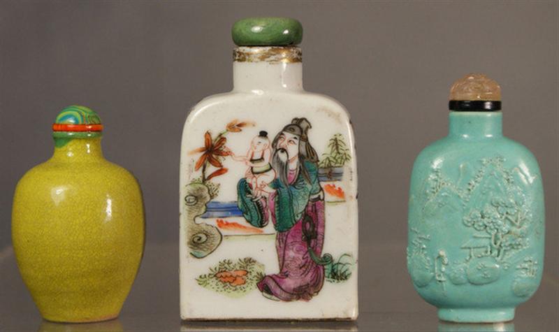 (3) porcelain snuff bottles, molded