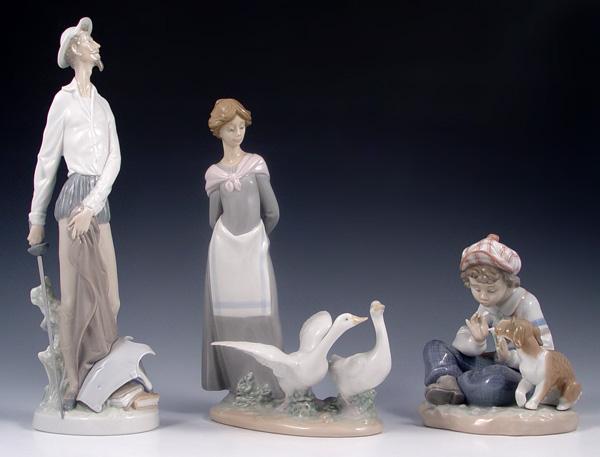 3 RETIRED LLADRO FIGURES 1)