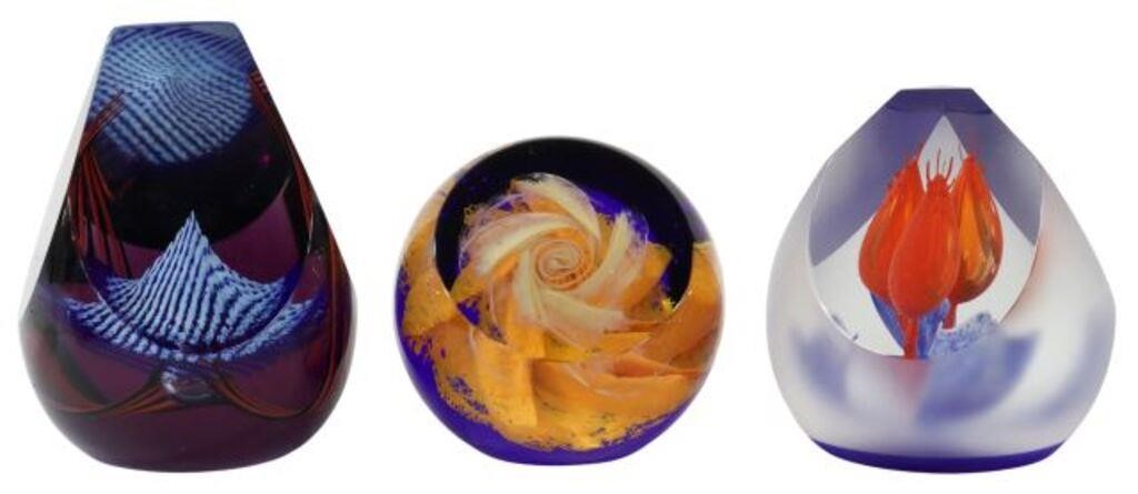(3) SCOTTISH CAITHNESS ART GLASS