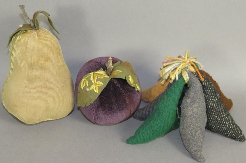 3 SEWING NOTION PIN CUSHIONSca.
