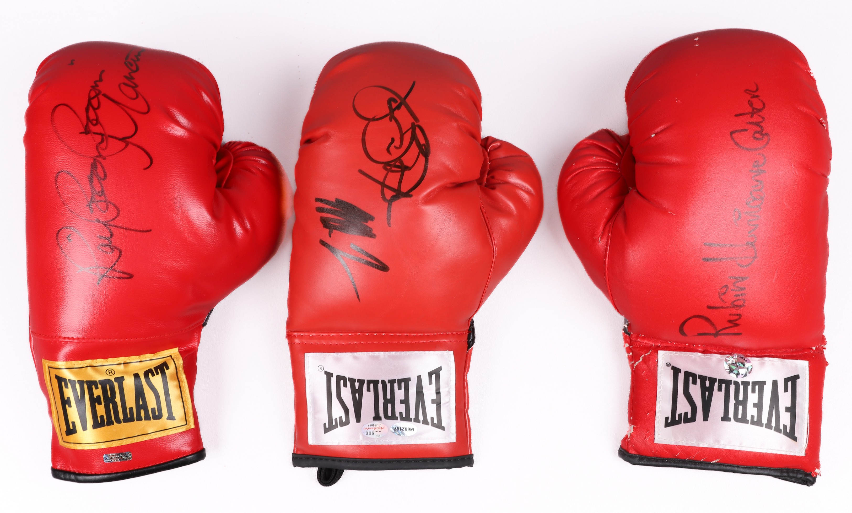 (3) Signed everlast boxing