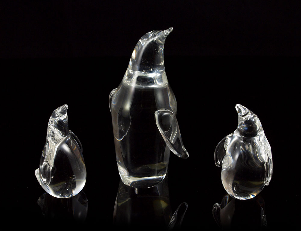 3 STEUBEN CRYSTAL PENGUINS: Mom 6