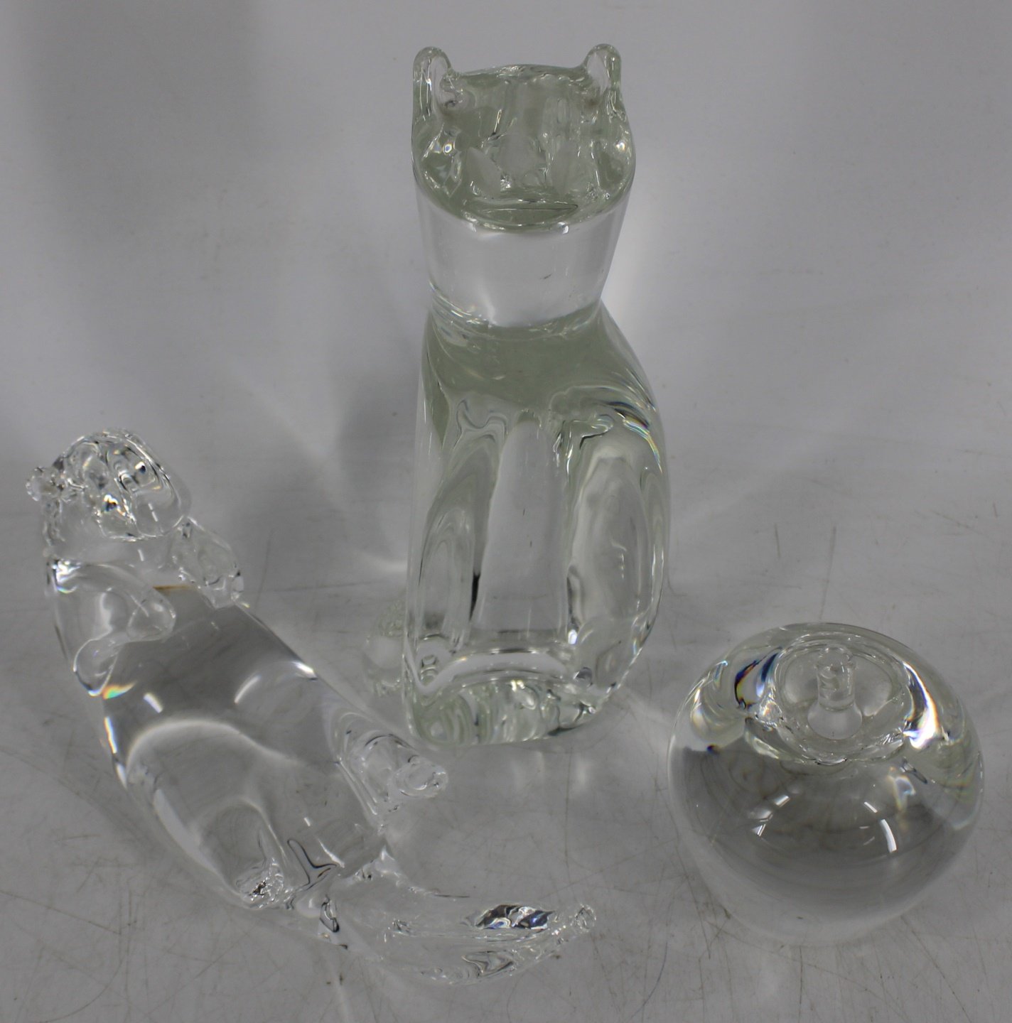 3 STEUBEN GLASS CABINET ITEMS. To