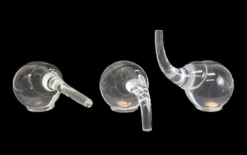 3 STEUEBN ART GLASS ELEPHANTSA herd