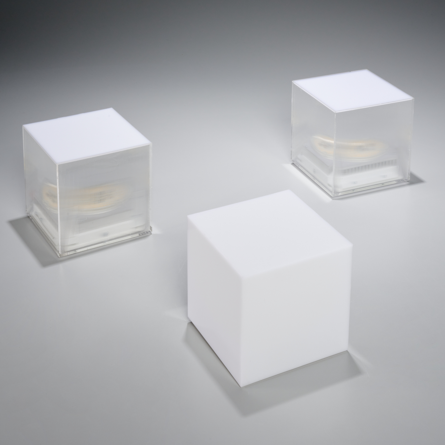 (3) STUDIO ITALIA MINI CUBE LED