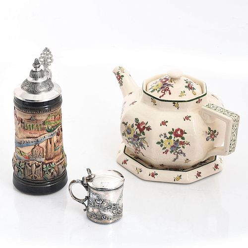 3 TABLEWARE PIECESDoulton teapot,