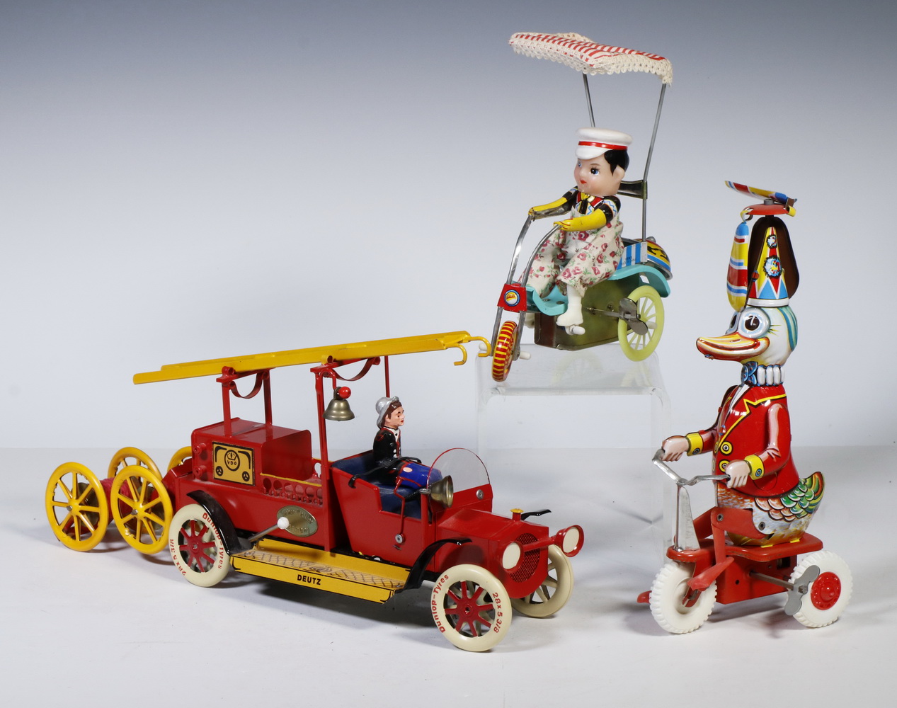 (3) TIN LITHO & PLASTIC TOYS