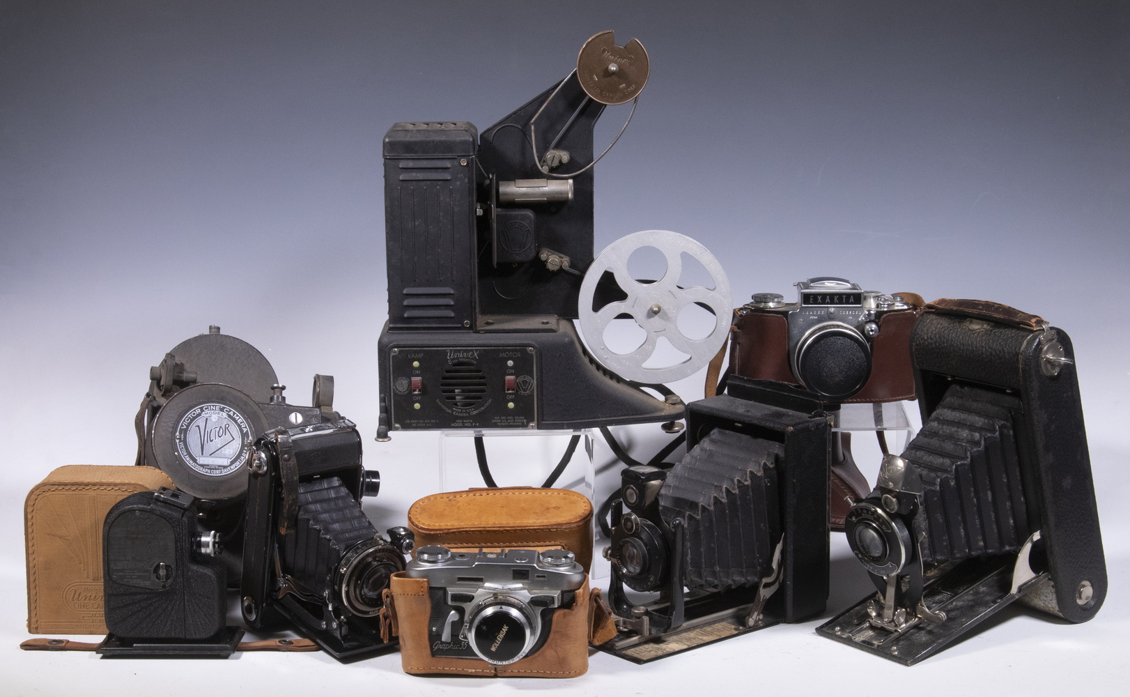 (3 TRAYS) CAMERA COLLECTIBLES