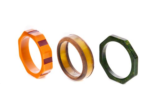 3 VINTAGE BAKELITE BRACELETSVintage