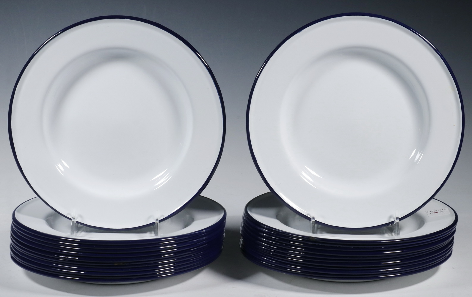 (30) ENAMELWARE DINNER PLATES Set