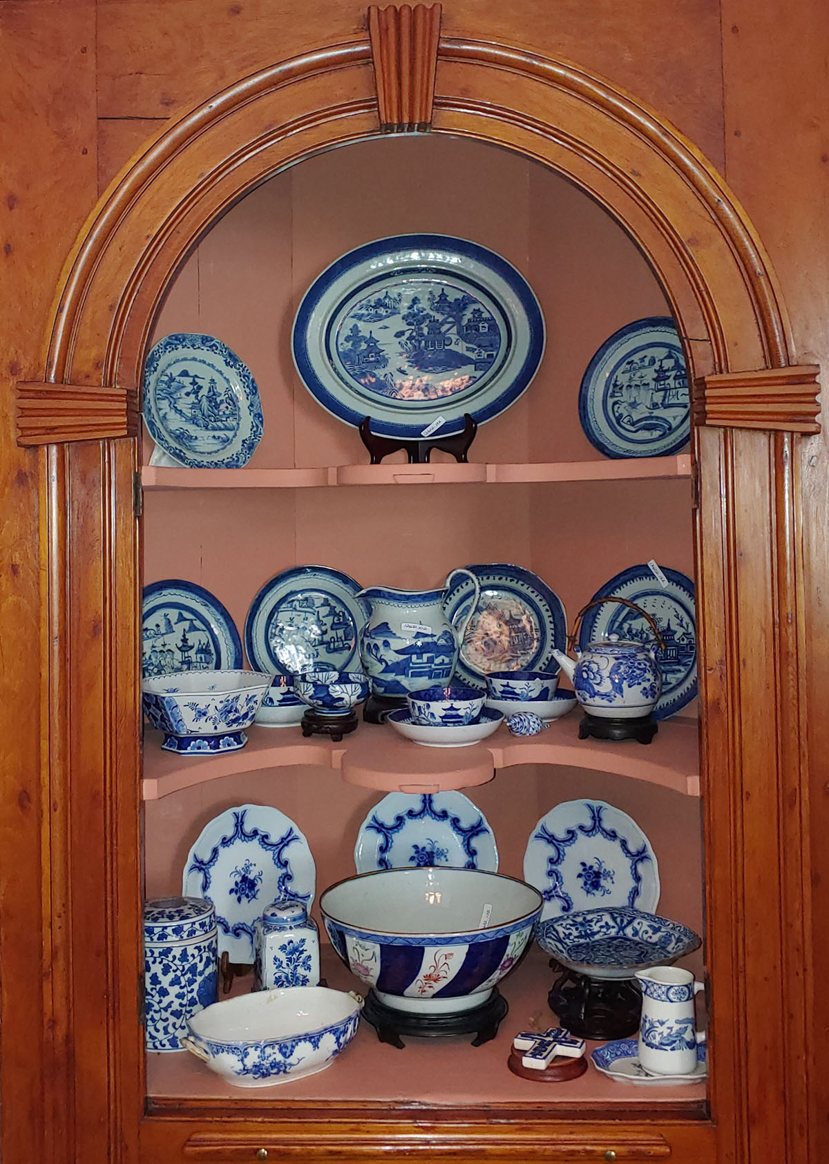 30 PC. CANTON BLUE AND WHITE &