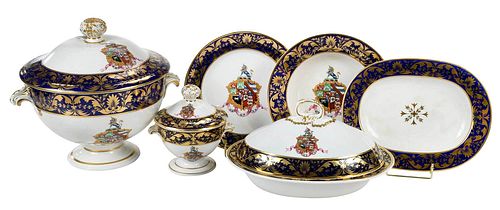 30 PIECES ARMORIAL CROWN DERBY
