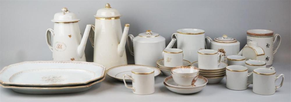 30 PIECES OF WHITE AND GOLD CHINESE