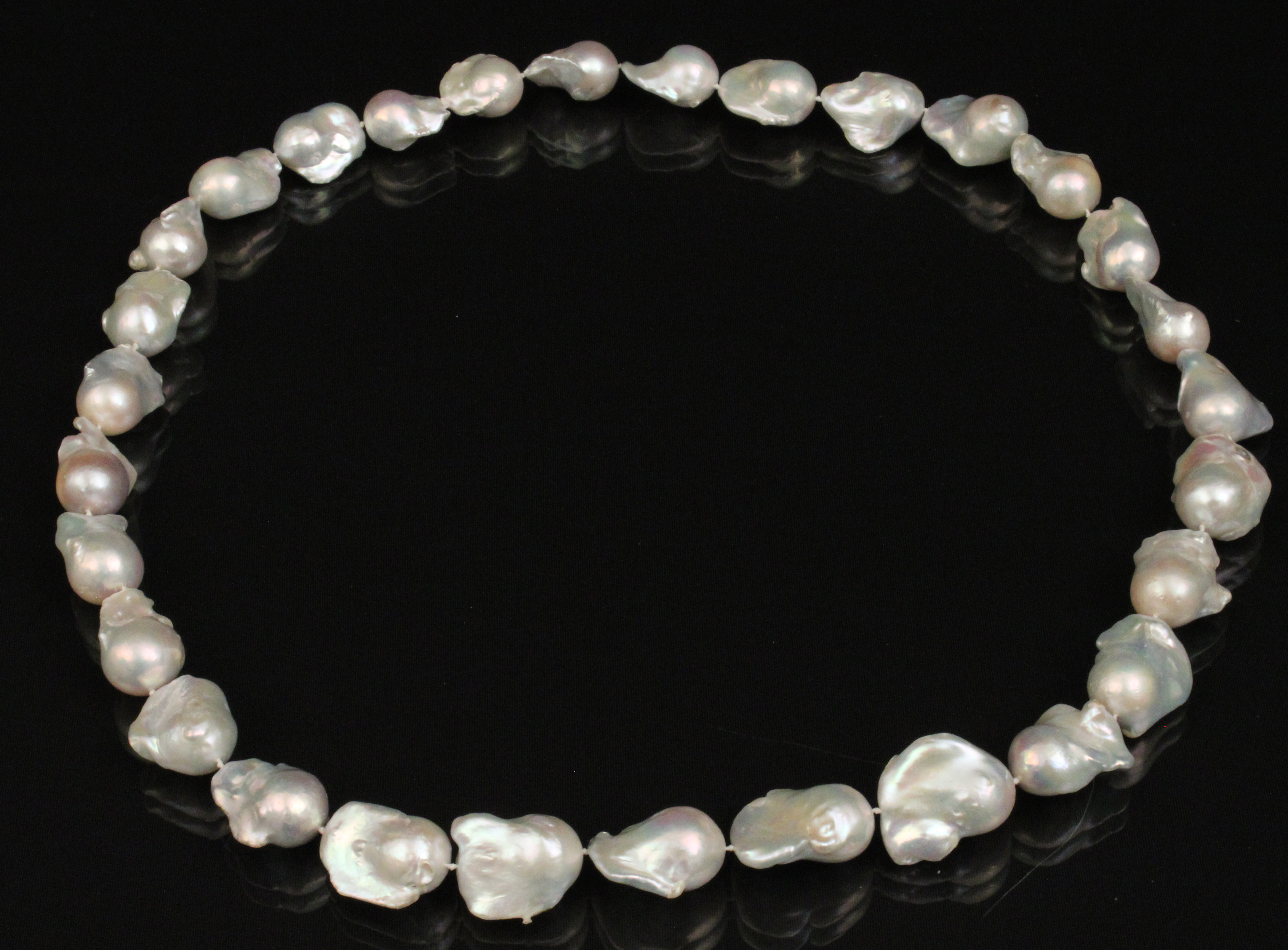 30" STRAND OF NATURAL PEARLS 30"