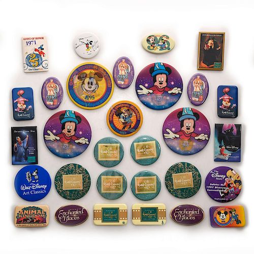30 WALT DISNEY COLLECTORS AND