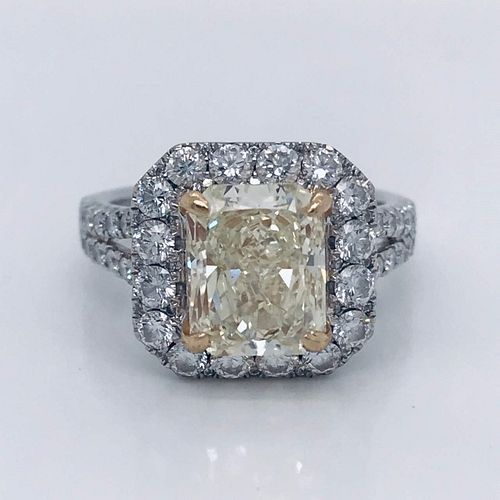 3.06 CT FANCY LIGHT YELLOW