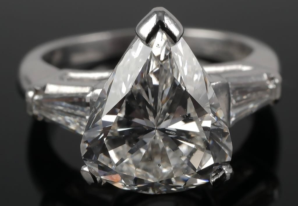 3.09 CARAT DIAMOND, PEAR SHAPE W