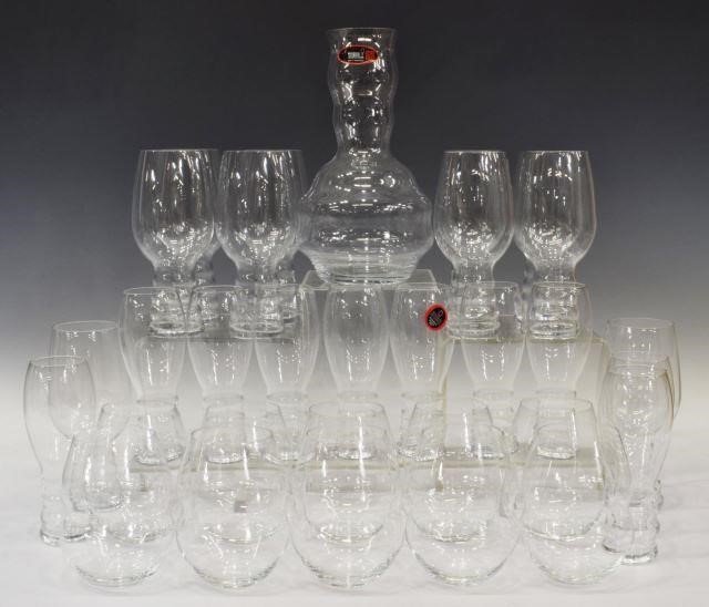 31) RIEDEL SWIRL COLORLESS WINE