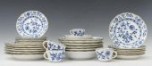(32) MEISSEN 'BLUE ONION' GILT