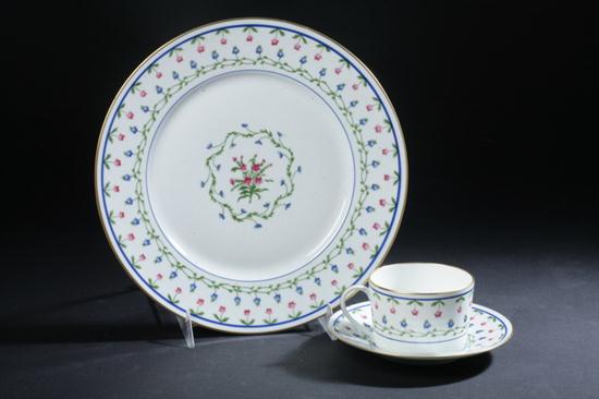 32-PIECE LIMOGES PORCELAIN