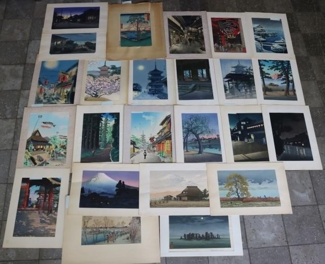 33 JAPANESE WOODBLOCK PRINTS AND